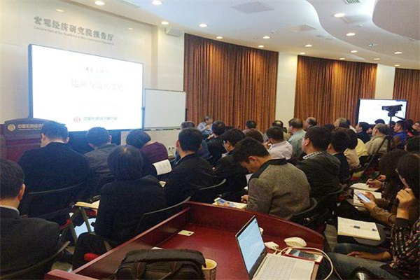 崩铁演唱会嗨翻了!黄泉一刀斩断屏幕,盗火行者空降现场_观众_米哈_星穹